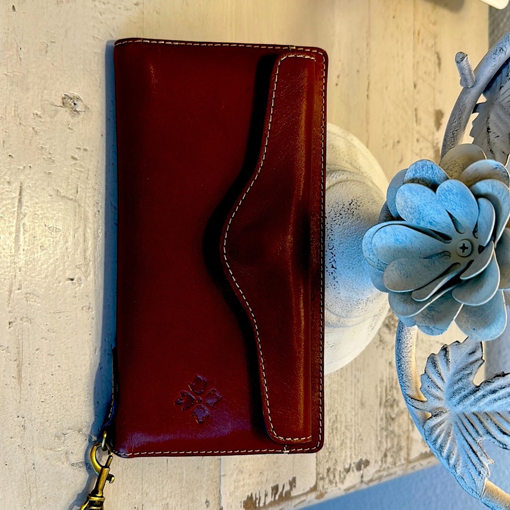 Patricia Nash Heritage Collection Valentina Snap Wristlet - tan